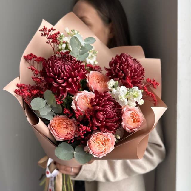 Букет #257 Хризантема "Бигуди, пионовидная роза "Джульетта"