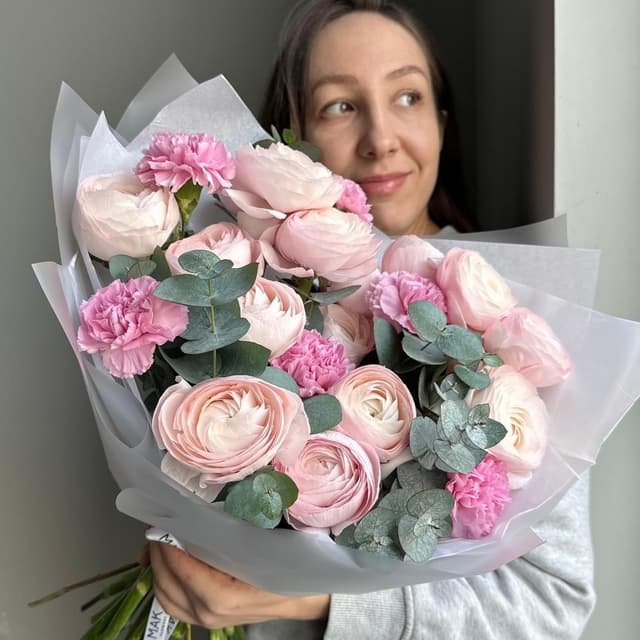 Букет #272 Ранункулюсы, диантусы