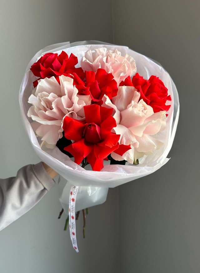 Букет #246 Кружевные розы "Нина" и "Мондиаль"