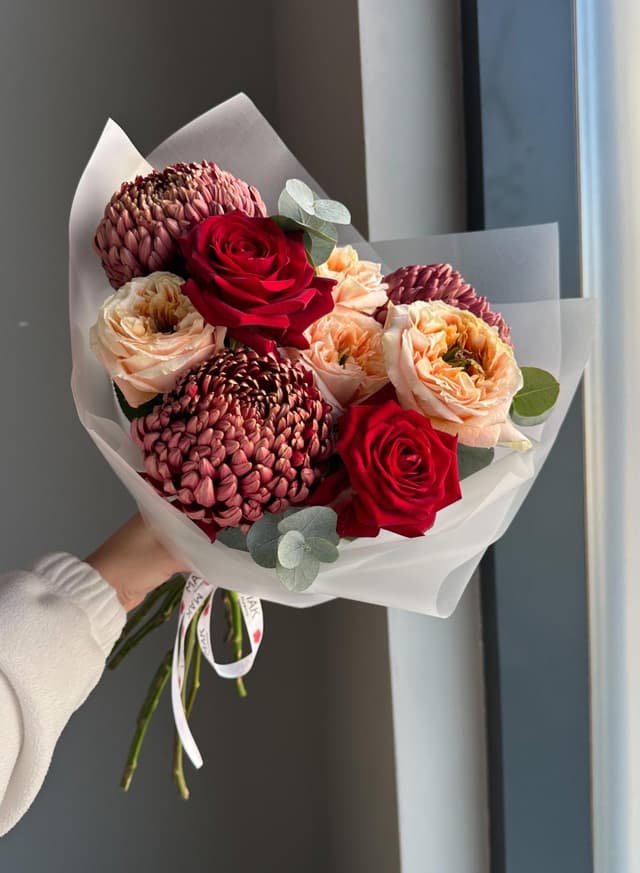 Букет #262 Хризантема "Бигуди", пионовидные розы