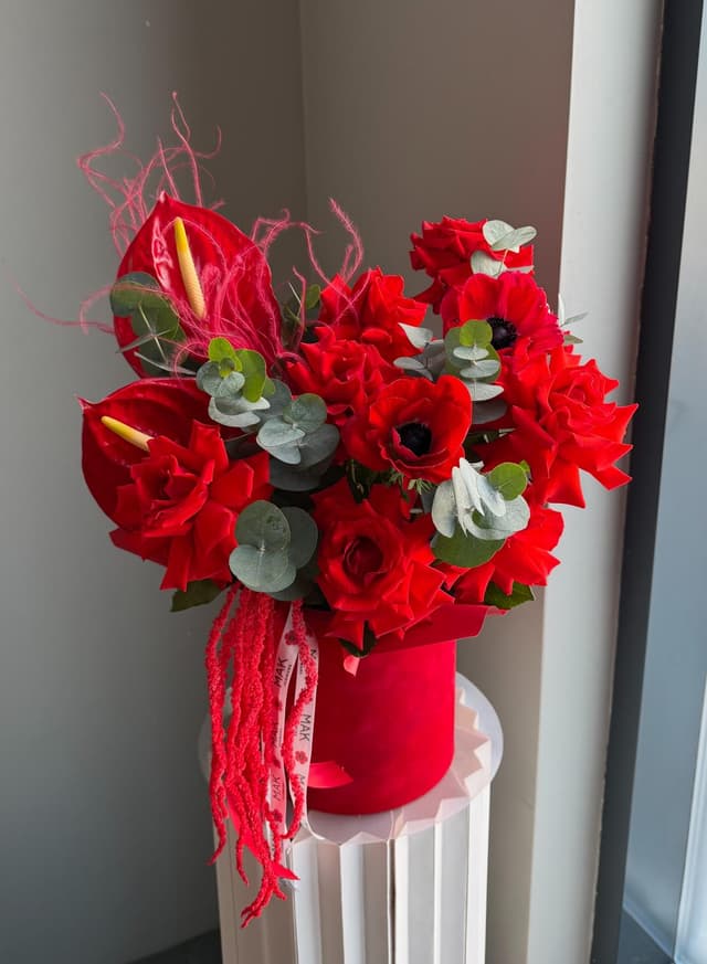 Коробка #320 Розы, анемоны, антуриум