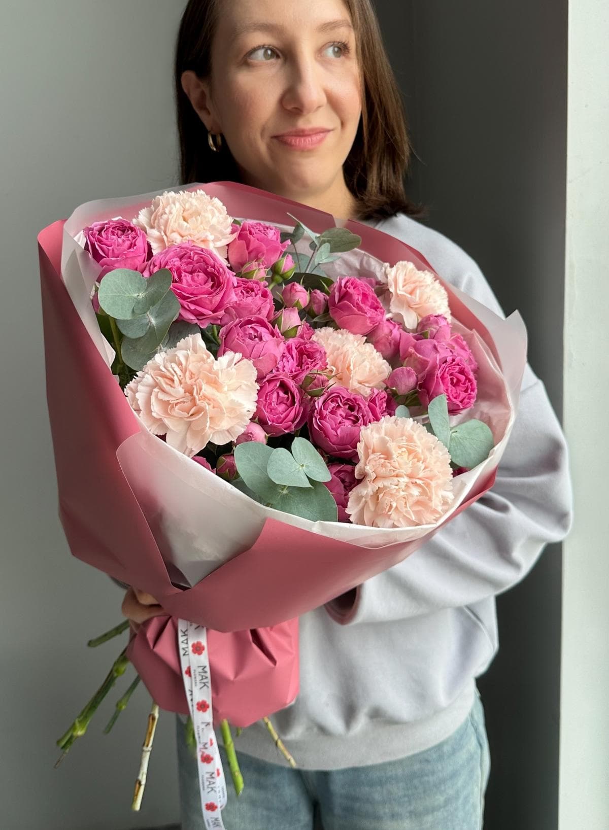 Букет #239 Пионовидные розы, диантусы