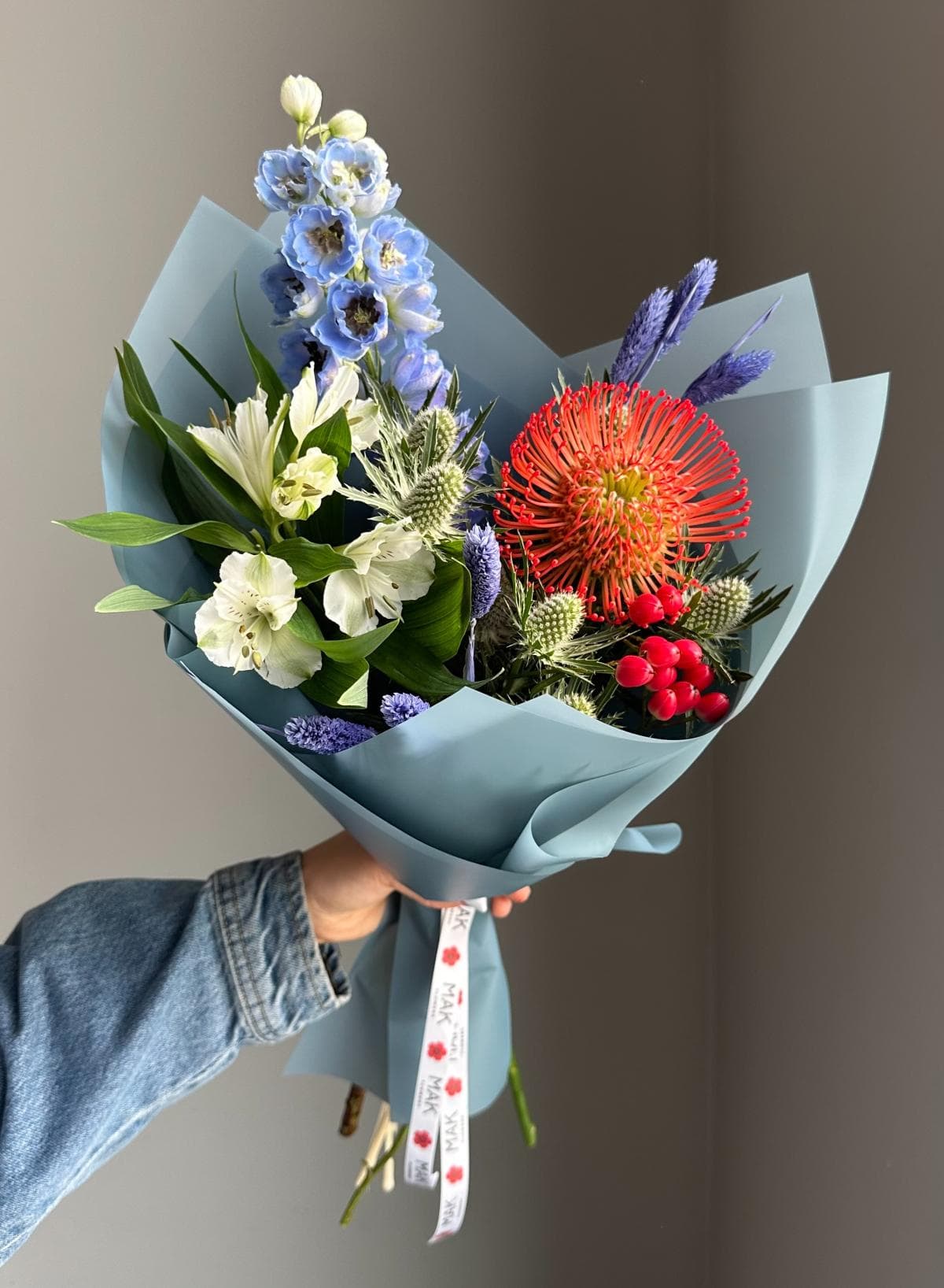 Букет #232 Дельфиниум, нутан, альстромерия